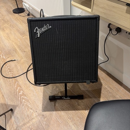 Fender rumble bass guitar - ,