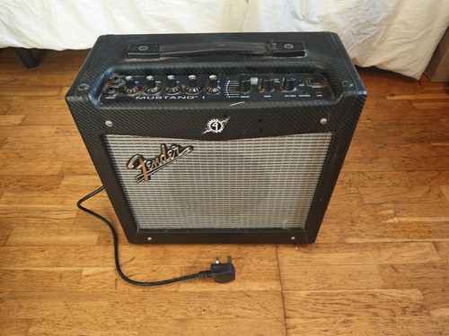 Fender mustang 20w guitar - fender,