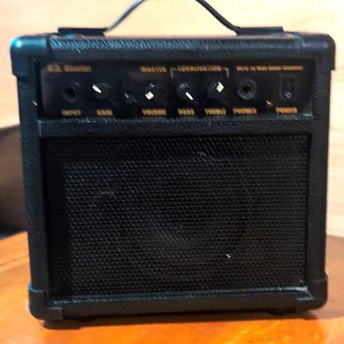 Fender frontman 10g 10w - 10w, solid